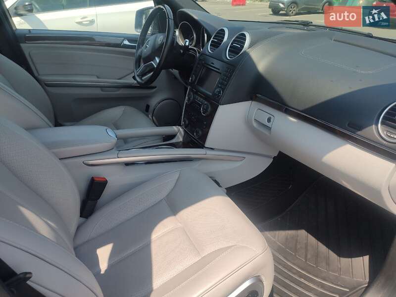 Позашляховик / Кросовер Mercedes-Benz GL-Class 2010 в Києві