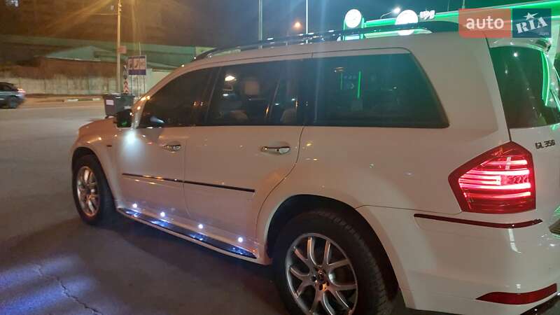 Внедорожник / Кроссовер Mercedes-Benz GL-Class 2012 в 