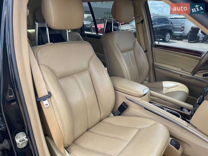 Позашляховик / Кросовер Mercedes-Benz GL-Class 2010 в Києві