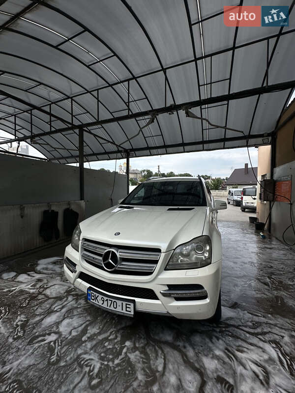 Позашляховик / Кросовер Mercedes-Benz GL-Class 2010 в Рівному