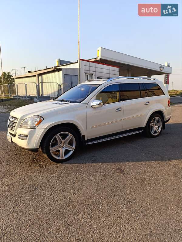 Внедорожник / Кроссовер Mercedes-Benz GL-Class 2010 в 