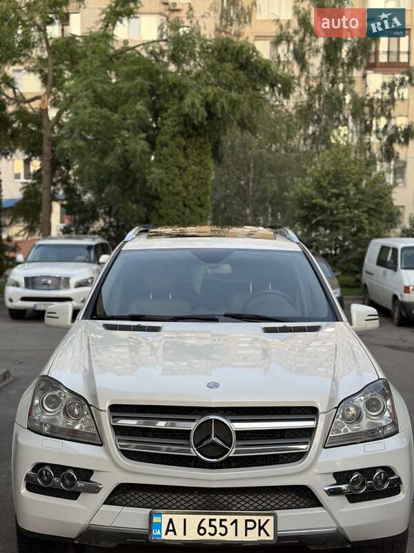 Mercedes-Benz GL-Class 2011