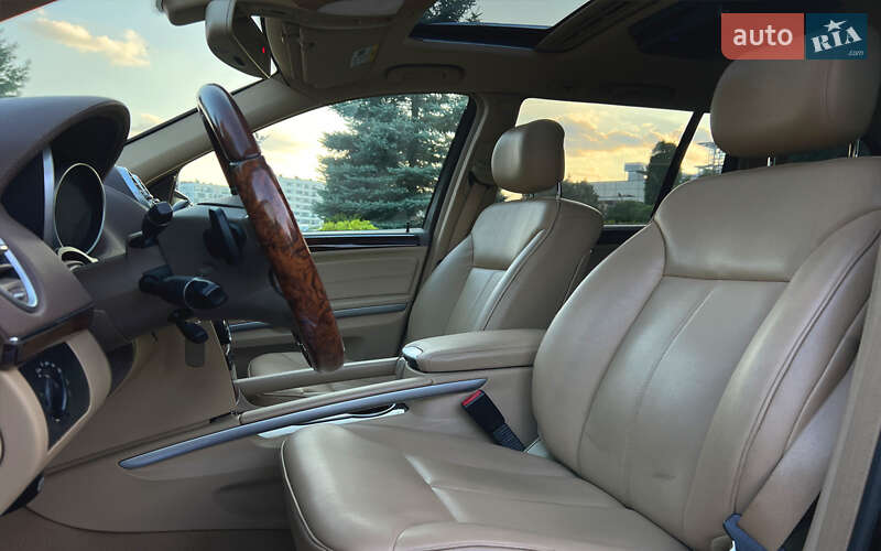 Внедорожник / Кроссовер Mercedes-Benz GL-Class 2011 в Львове фото 18 Внедорожник / Кроссовер Mercedes-Benz GL-Class 2011 в Львове