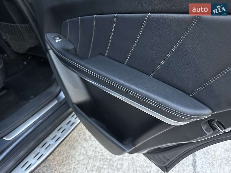 Внедорожник / Кроссовер Mercedes-Benz GL-Class 2012 в Киеве