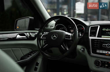Позашляховик / Кросовер Mercedes-Benz GL-Class 2014 в 