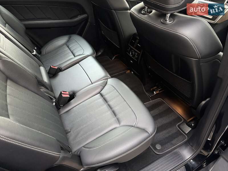 Внедорожник / Кроссовер Mercedes-Benz GL-Class 2015 в Киеве фото 37 Внедорожник / Кроссовер Mercedes-Benz GL-Class 2015 в Киеве