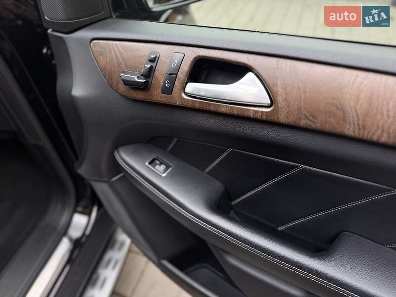 Внедорожник / Кроссовер Mercedes-Benz GL-Class 2015 в Киеве фото 39 Внедорожник / Кроссовер Mercedes-Benz GL-Class 2015 в Киеве