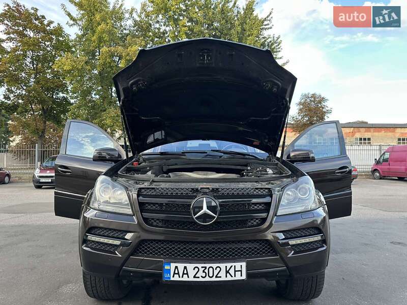 Позашляховик / Кросовер Mercedes-Benz GL-Class 2010 в Броварах