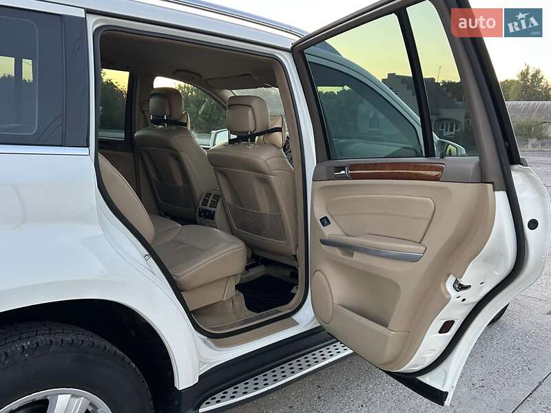 Позашляховик / Кросовер Mercedes-Benz GL-Class 2010 в Охтирці фото 14 Позашляховик / Кросовер Mercedes-Benz GL-Class 2010 в Охтирці