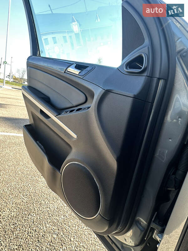 Внедорожник / Кроссовер Mercedes-Benz GL-Class 2011 в Житомире