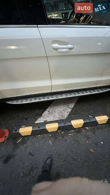 Внедорожник / Кроссовер Mercedes-Benz GL-Class 2015 в Киеве фото 10 Внедорожник / Кроссовер Mercedes-Benz GL-Class 2015 в Киеве