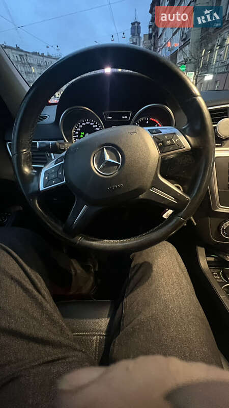 Внедорожник / Кроссовер Mercedes-Benz GL-Class 2015 в Киеве фото 14 Внедорожник / Кроссовер Mercedes-Benz GL-Class 2015 в Киеве