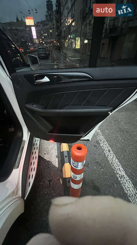 Внедорожник / Кроссовер Mercedes-Benz GL-Class 2015 в Киеве фото 34 Внедорожник / Кроссовер Mercedes-Benz GL-Class 2015 в Киеве