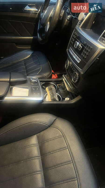 Внедорожник / Кроссовер Mercedes-Benz GL-Class 2015 в Киеве фото 39 Внедорожник / Кроссовер Mercedes-Benz GL-Class 2015 в Киеве