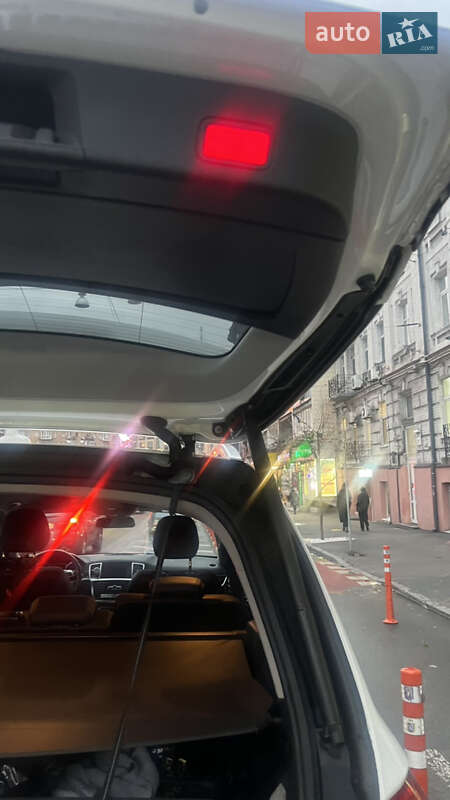 Внедорожник / Кроссовер Mercedes-Benz GL-Class 2015 в Киеве фото 49 Внедорожник / Кроссовер Mercedes-Benz GL-Class 2015 в Киеве