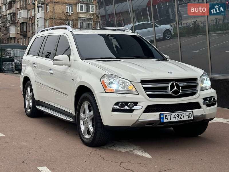 Mercedes-Benz GL-Class 2011 Mercedes-Benz GL-Class 2011