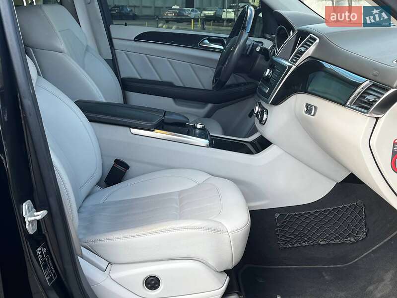 Внедорожник / Кроссовер Mercedes-Benz GL-Class 2016 в Днепре фото 15 Внедорожник / Кроссовер Mercedes-Benz GL-Class 2016 в Днепре