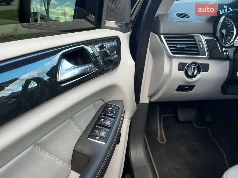 Внедорожник / Кроссовер Mercedes-Benz GL-Class 2016 в Днепре фото 21 Внедорожник / Кроссовер Mercedes-Benz GL-Class 2016 в Днепре