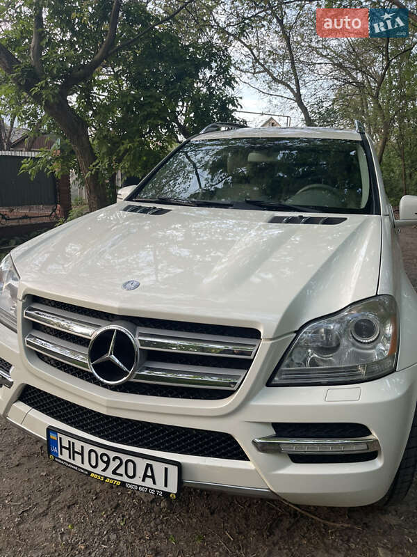 Mercedes-Benz GL-Class 2011