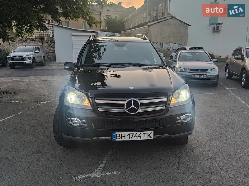 Mercedes-Benz GL-Class