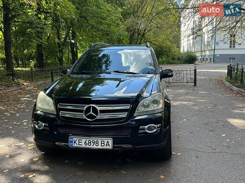 Mercedes-Benz GL-Class