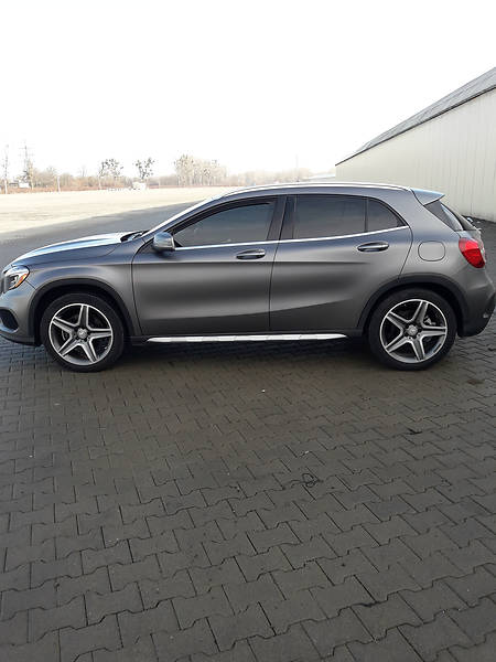 Позашляховик / Кросовер Mercedes-Benz GLA-Class 2015 в 