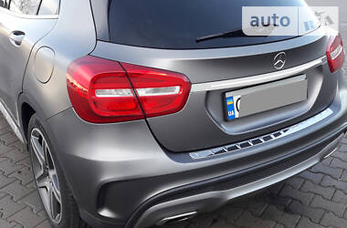 Позашляховик / Кросовер Mercedes-Benz GLA-Class 2015 в 