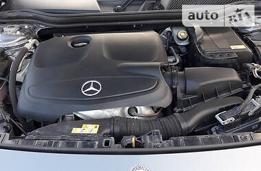 Позашляховик / Кросовер Mercedes-Benz GLA-Class 2015 в 