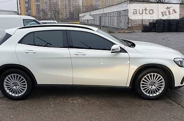 Хетчбек Mercedes-Benz GLA-Class 2017 в 