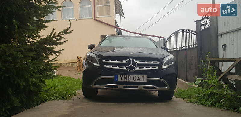 Внедорожник / Кроссовер Mercedes-Benz GLA-Class 2017 в Хмельницком