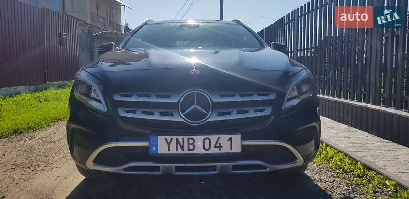 Внедорожник / Кроссовер Mercedes-Benz GLA-Class 2017 в Хмельницком