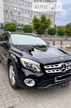 Внедорожник / Кроссовер Mercedes-Benz GLA-Class 2018 в 