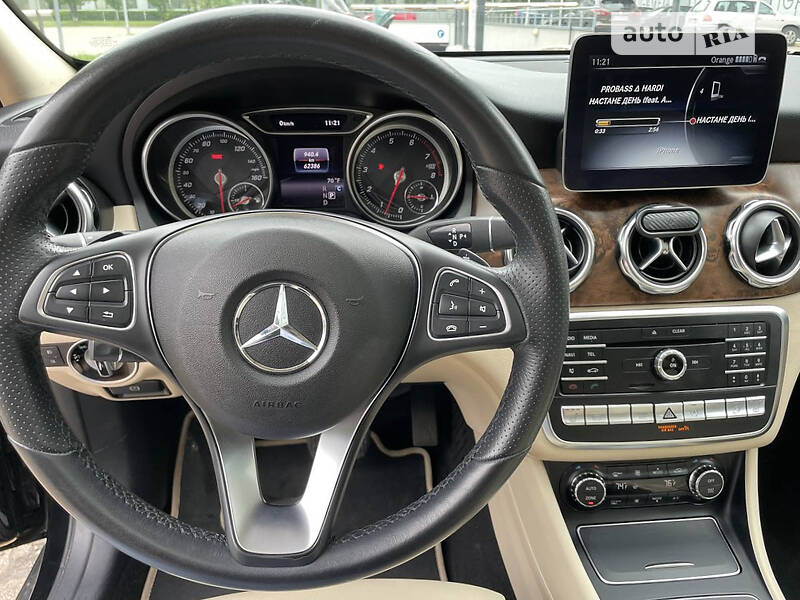 Позашляховик / Кросовер Mercedes-Benz GLA-Class 2018 в Львові