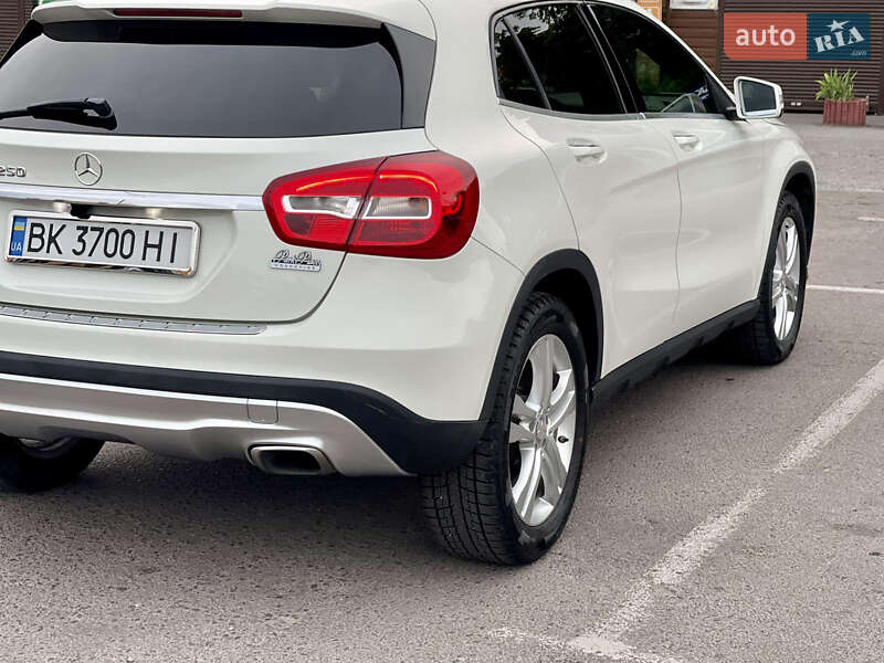 Внедорожник / Кроссовер Mercedes-Benz GLA-Class 2015 в Ровно