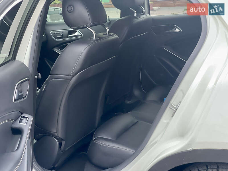 Внедорожник / Кроссовер Mercedes-Benz GLA-Class 2015 в Ровно