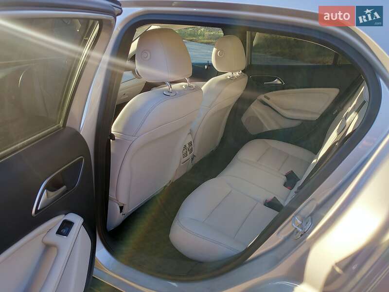 Позашляховик / Кросовер Mercedes-Benz GLA-Class 2017 в Полтаві