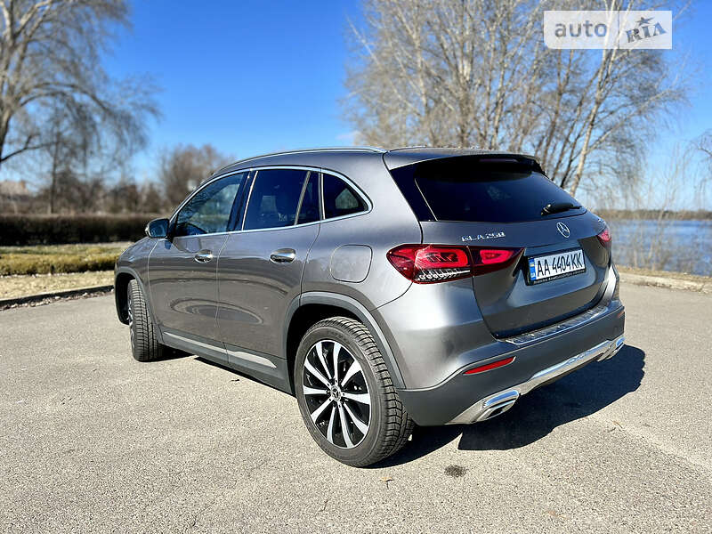 Внедорожник / Кроссовер Mercedes-Benz GLA-Class 2020 в Киеве