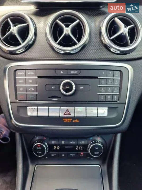 Внедорожник / Кроссовер Mercedes-Benz GLA-Class 2018 в Ужгороде
