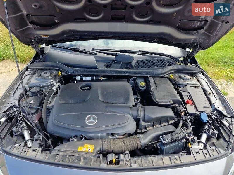 Внедорожник / Кроссовер Mercedes-Benz GLA-Class 2018 в Ужгороде