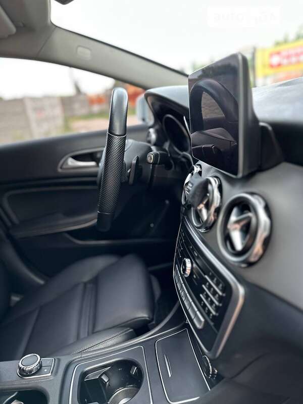 Позашляховик / Кросовер Mercedes-Benz GLA-Class 2019 в Кропивницькому