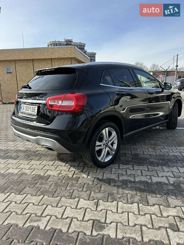 Внедорожник / Кроссовер Mercedes-Benz GLA-Class 2019 в Киеве