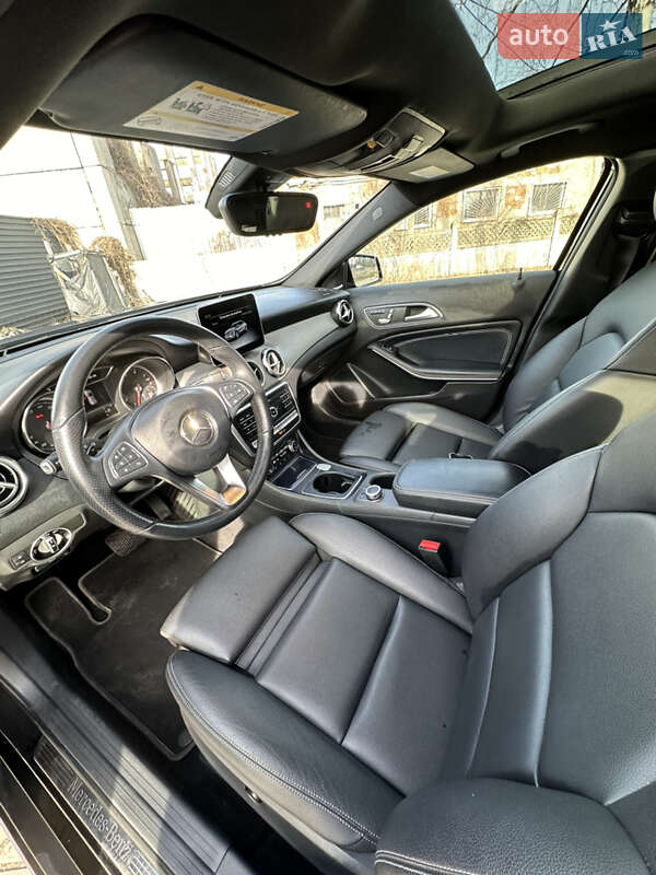Внедорожник / Кроссовер Mercedes-Benz GLA-Class 2019 в Киеве