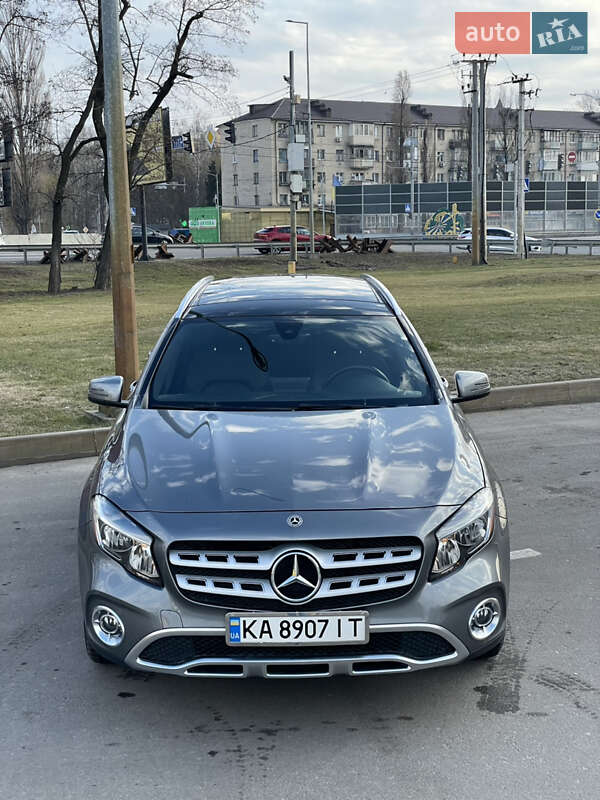Внедорожник / Кроссовер Mercedes-Benz GLA-Class 2017 в Киеве