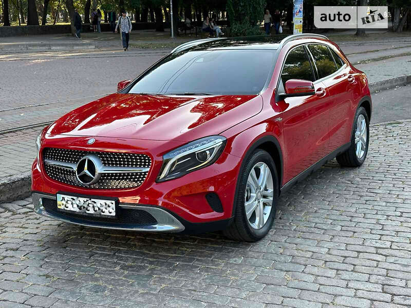 Внедорожник / Кроссовер Mercedes-Benz GLA-Class 2016 в Киеве