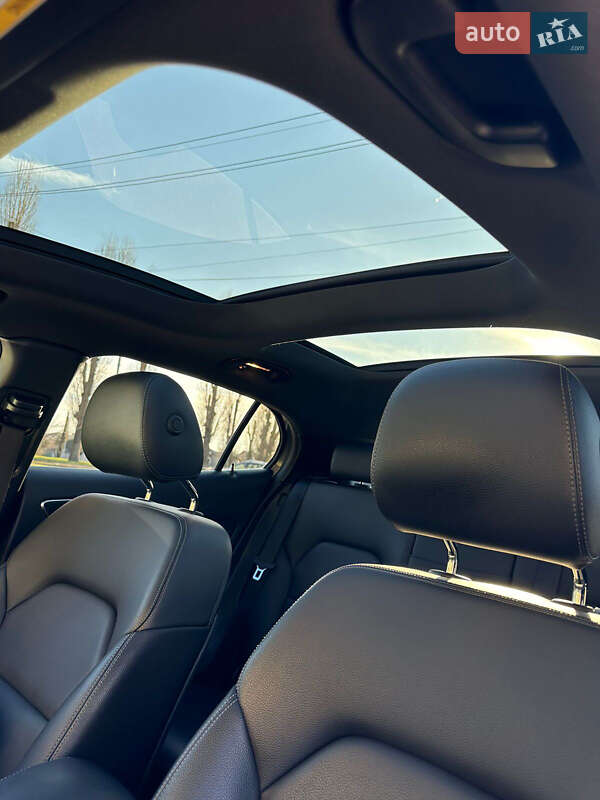Внедорожник / Кроссовер Mercedes-Benz GLA-Class 2019 в Харькове