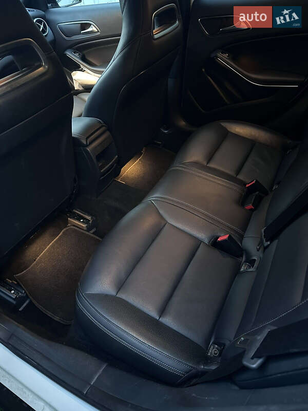 Внедорожник / Кроссовер Mercedes-Benz GLA-Class 2016 в Черновцах