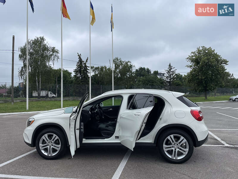 Внедорожник / Кроссовер Mercedes-Benz GLA-Class 2016 в Киеве