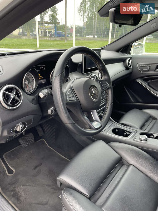 Внедорожник / Кроссовер Mercedes-Benz GLA-Class 2016 в Киеве