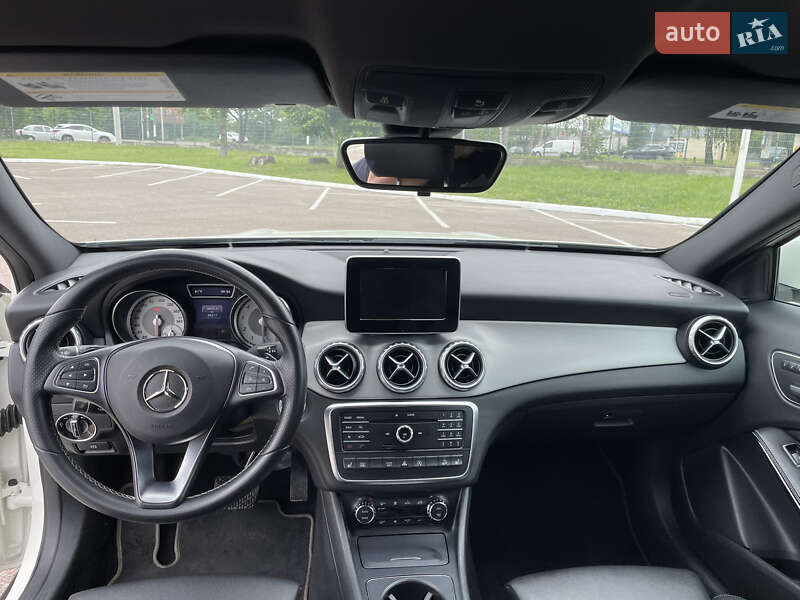 Внедорожник / Кроссовер Mercedes-Benz GLA-Class 2016 в Киеве