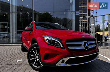 Позашляховик / Кросовер Mercedes-Benz GLA-Class 2015 в 